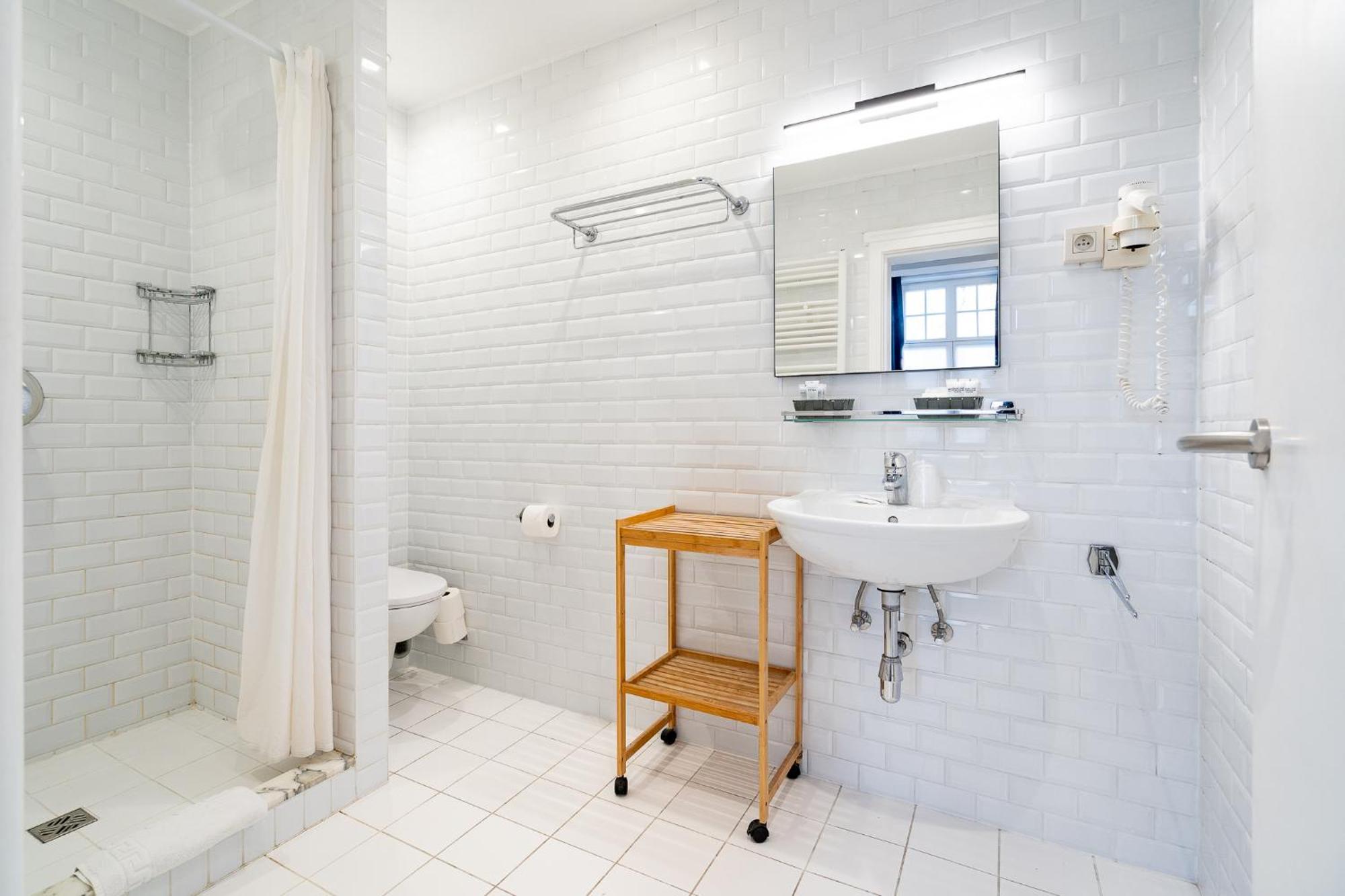 Superior Double Room,1353362158:JPEG