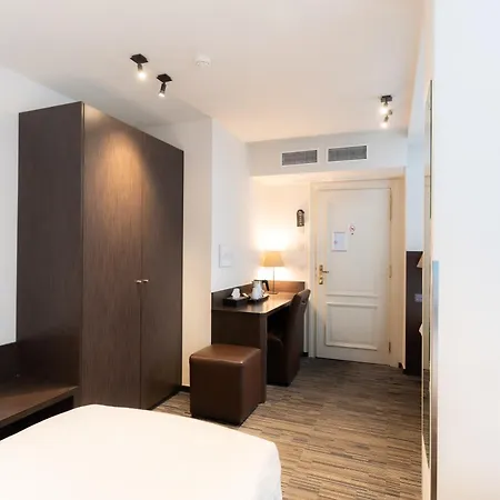 Golden Tree Hotel-3
